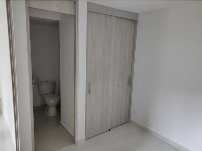 Apartamento de 3 alcobas en venta en Bellavista, Bello, 48 m² · foto 4 de 10