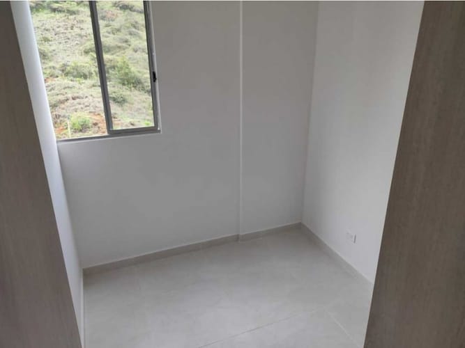 Apartamento de 3 alcobas en venta en Bellavista, Bello, 48 m² · foto 5 de 10