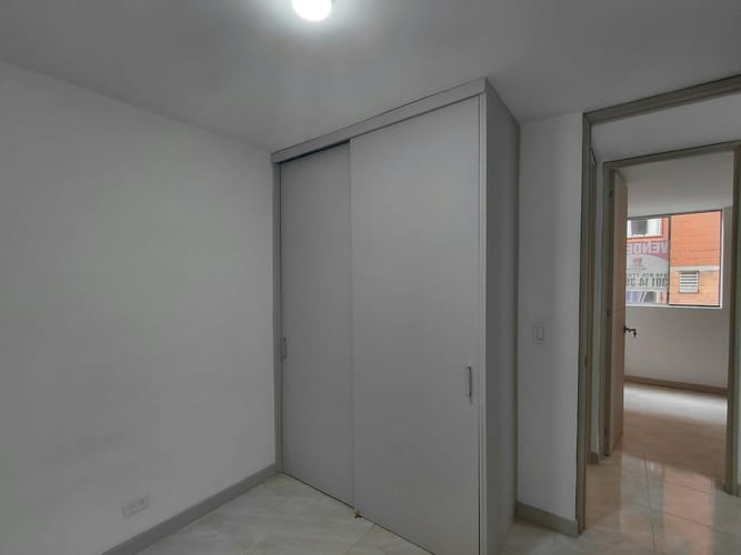 Apartamento de 3 alcobas en venta en Maria Auxiliadora, Sabaneta, 55 m² · foto 12 de 18