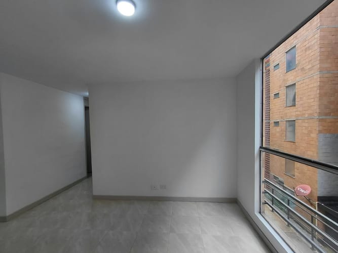 Apartamento de 3 alcobas en venta en Maria Auxiliadora, Sabaneta, 55 m² · foto 8 de 18