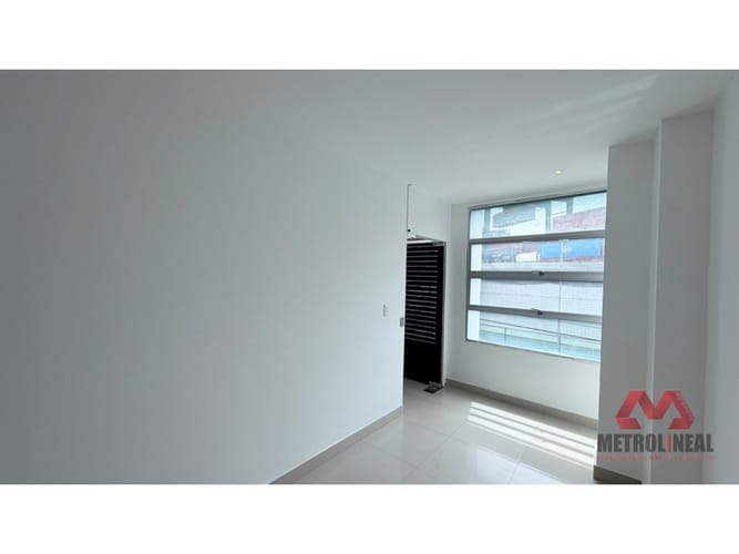 Oficina en arriendo en Manga, Cartagena, 80 m² · foto 2 de 12