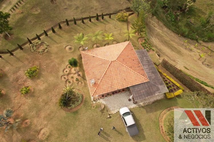 Finca en venta en La Pe�A, Marinilla, 76907 m² · foto 2 de 24
