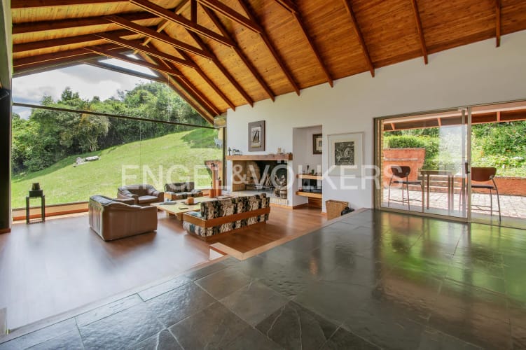 Casa de 4 alcobas en venta en Aposentos, Sopó, 350 m² · foto 2 de 18
