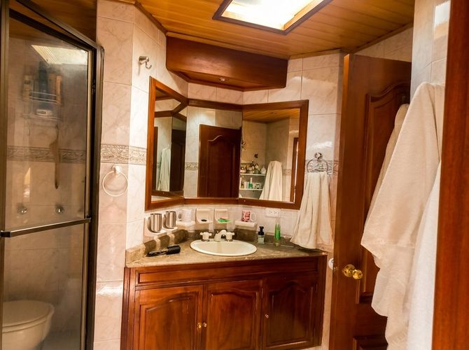 Apartamento de 3 alcobas en venta en Chicó Navarra, Bogotá, 200 m² · foto 6 de 24