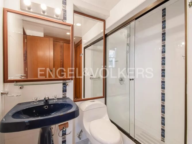 Apartamento de 3 alcobas en venta en Los Rosales, Bogotá, 143 m² · foto 14 de 16
