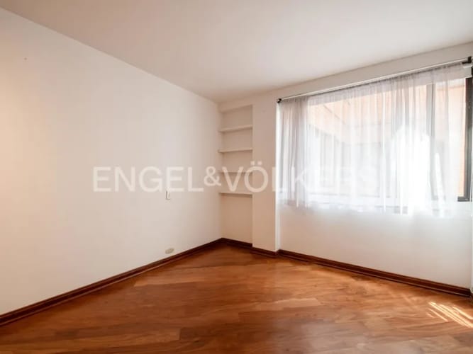 Apartamento de 3 alcobas en venta en Los Rosales, Bogotá, 143 m² · foto 11 de 16