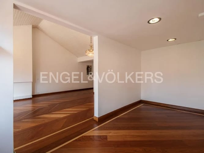 Apartamento de 3 alcobas en venta en Los Rosales, Bogotá, 143 m² · foto 5 de 16