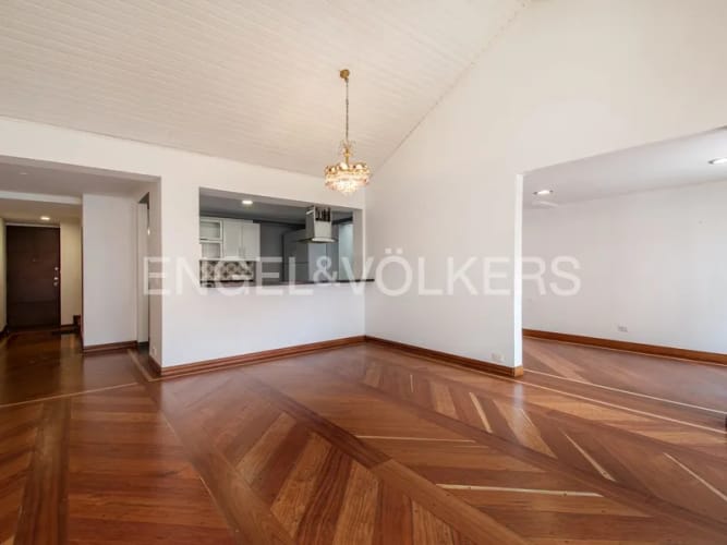 Apartamento de 3 alcobas en venta en Los Rosales, Bogotá, 143 m² · foto 4 de 16