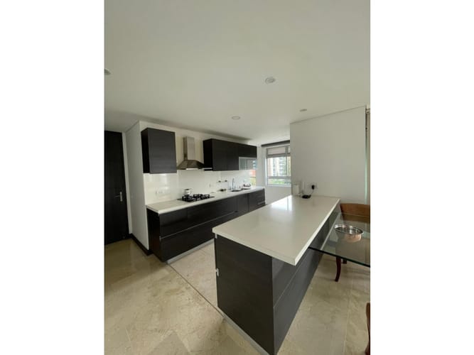 Apartamento de 3 alcobas en venta en Castropol, Medellín, 138 m² · foto 9 de 24