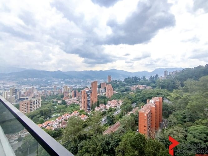 Apartamento de 2 alcobas en arriendo en El Poblado, Medellín, 85 m² · foto 19 de 24