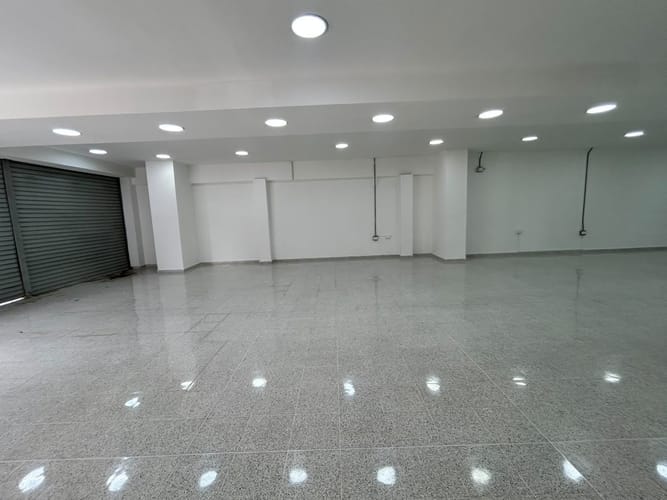 Bodega en arriendo en La Castellana, Medellín, 200 m² · foto 2 de 6