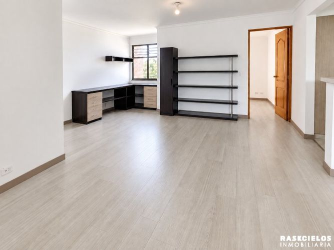Apartamento de 3 alcobas en venta en San Joaquín, Medellín, 141 m² · foto 3 de 10