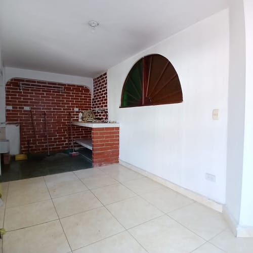 Casa de 10 alcobas en venta en Candelaria, 180 m² · foto 4 de 24
