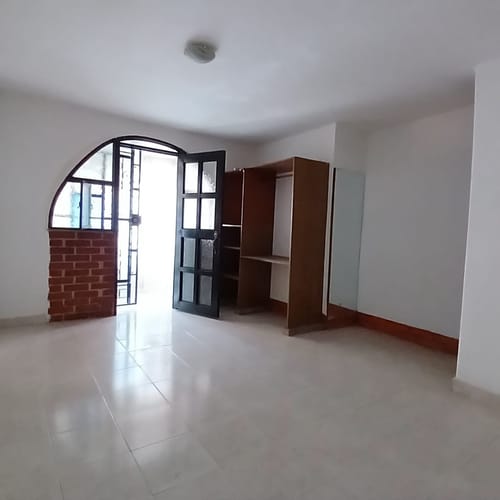Casa de 10 alcobas en venta en Candelaria, 180 m² · foto 5 de 24