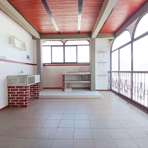 Casa de 10 alcobas en venta en Candelaria, 180 m² · foto 7 de 24