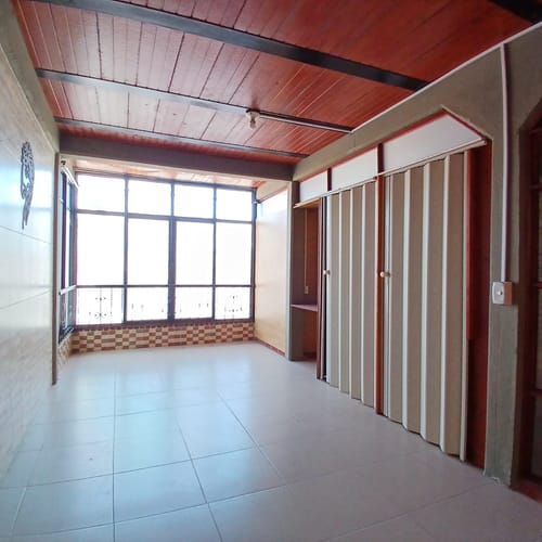 Casa de 10 alcobas en venta en Candelaria, 180 m² · foto 21 de 24