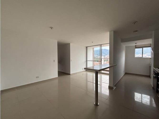 Apartamento de 3 alcobas en venta en Cabañas, Bello, 89 m² · foto 3 de 19