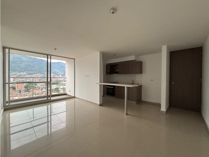 Apartamento de 3 alcobas en venta en Cabañas, Bello, 89 m² · foto 5 de 19