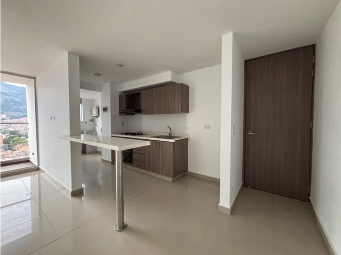 Apartamento de 3 alcobas en venta en Cabañas, Bello, 89 m² · foto 6 de 19