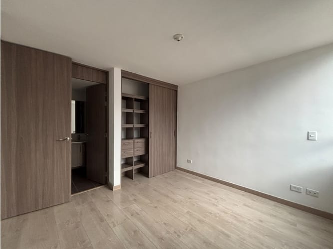 Apartamento de 3 alcobas en venta en Cabañas, Bello, 89 m² · foto 10 de 19