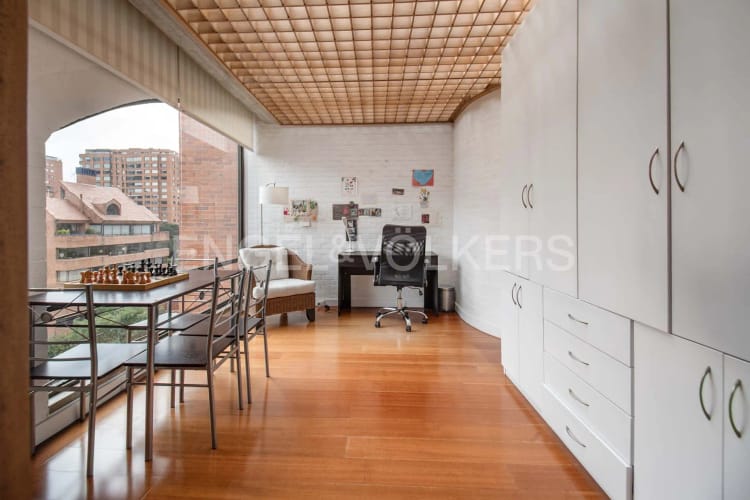Apartamento de 3 alcobas en venta en La Carolina, Bogotá, 313 m² · foto 17 de 17