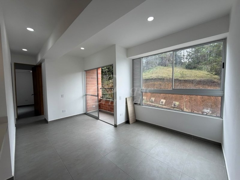 Apartamento en arriendo en Centro, Rionegro · foto 4 de 14