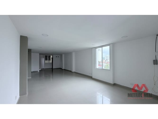 Oficina en arriendo en Manga, Cartagena, 80 m² · foto 2 de 7