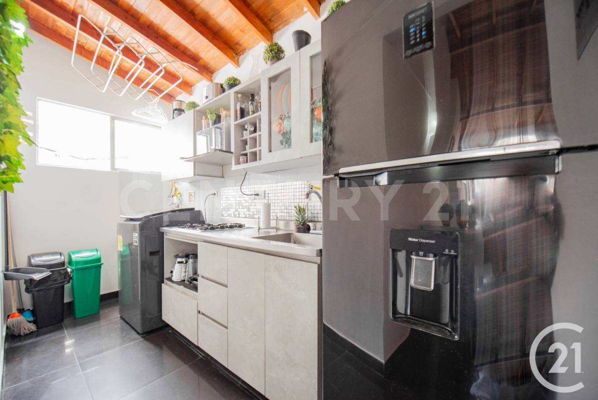 Apartamento en venta en Loma Del Esmeraldal, Envigado · foto 5 de 13