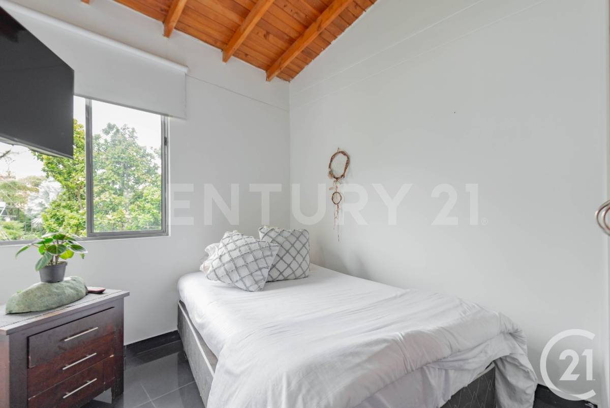 Apartamento en venta en Loma Del Esmeraldal, Envigado · foto 8 de 13