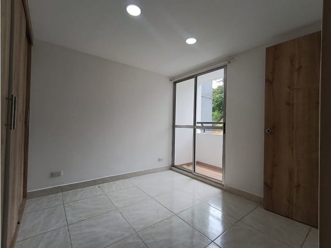 Apartamento de 3 alcobas en venta en San Felix, Bello, 57 m² · foto 4 de 13