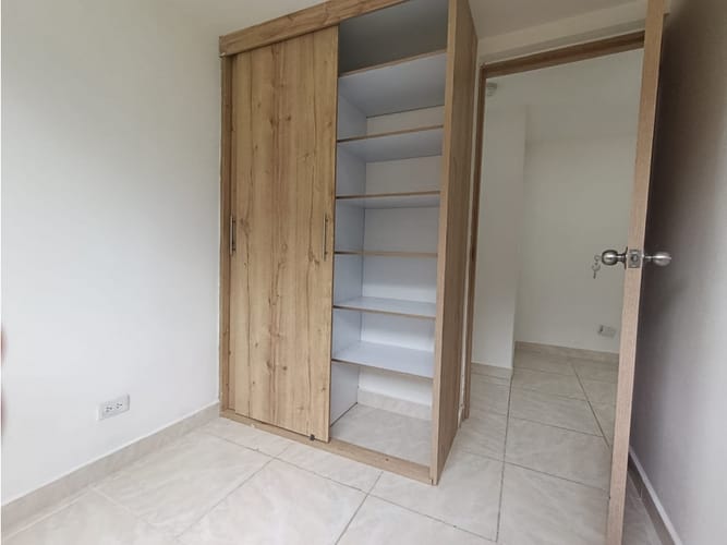 Apartamento de 3 alcobas en venta en San Felix, Bello, 57 m² · foto 7 de 13