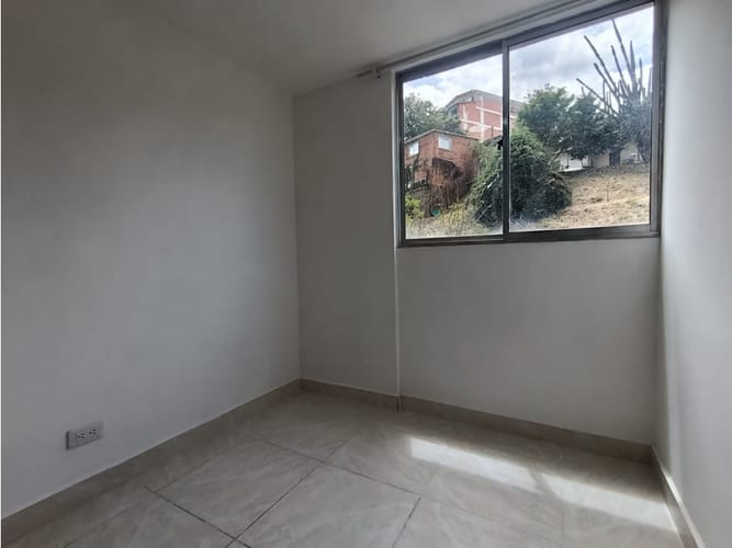 Apartamento de 3 alcobas en venta en San Felix, Bello, 57 m² · foto 8 de 13