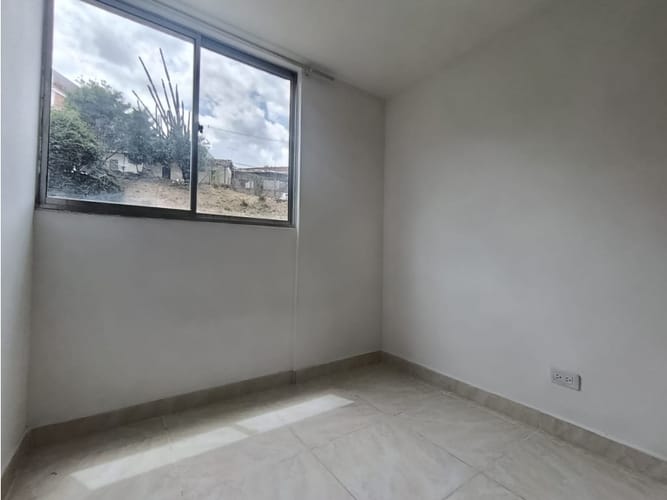 Apartamento de 3 alcobas en venta en San Felix, Bello, 57 m² · foto 9 de 13