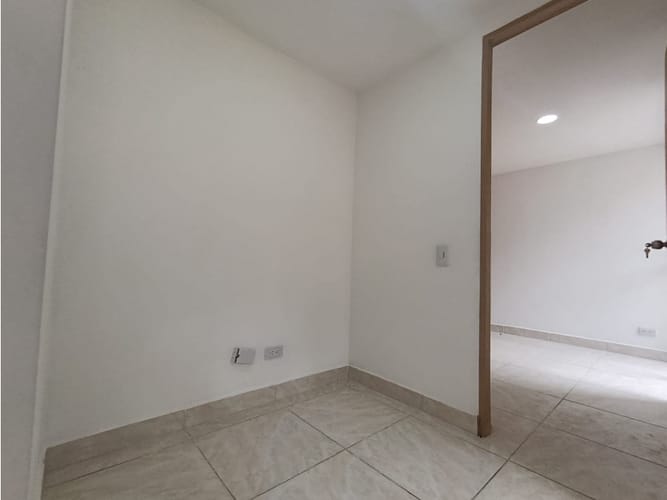 Apartamento de 3 alcobas en venta en San Felix, Bello, 57 m² · foto 10 de 13