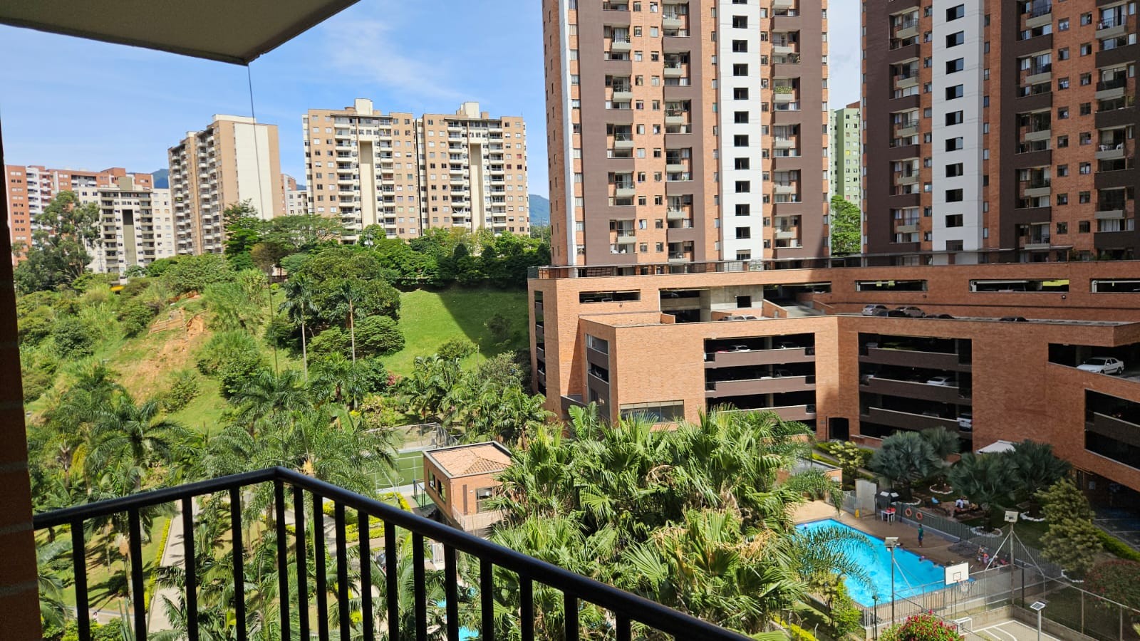 Apartamento en venta en Rodeo Alto, Medellín · foto 2 de 12