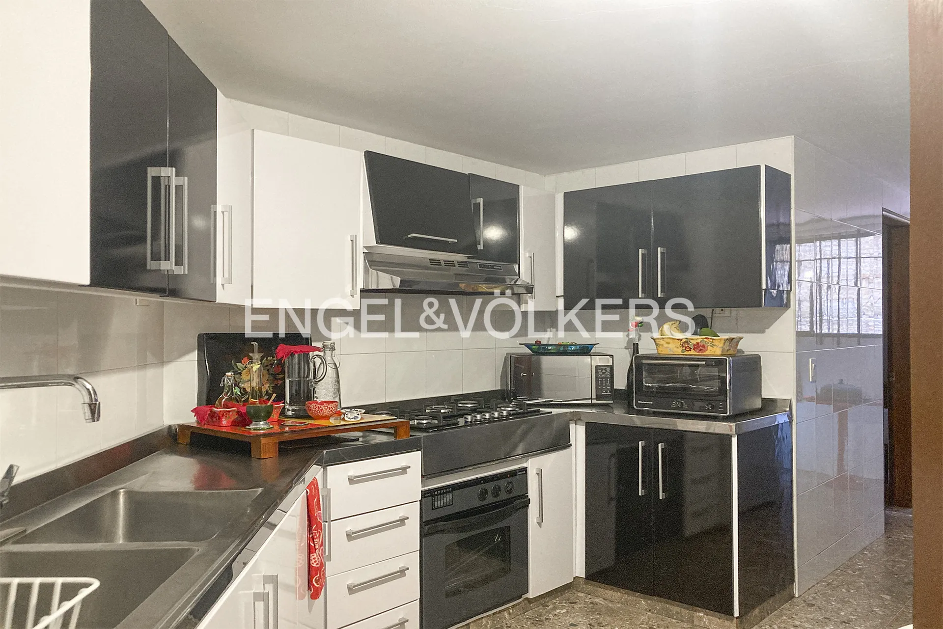 Apartamento en venta en Los Rosales, Bogotá · foto 8 de 14