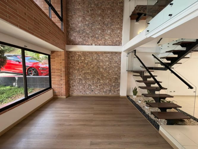 Casa de 4 alcobas en venta en La Doctora, Sabaneta, 260 m² · foto 2 de 24