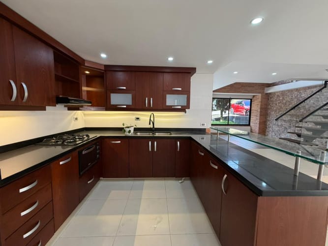 Casa de 4 alcobas en venta en La Doctora, Sabaneta, 260 m² · foto 4 de 24