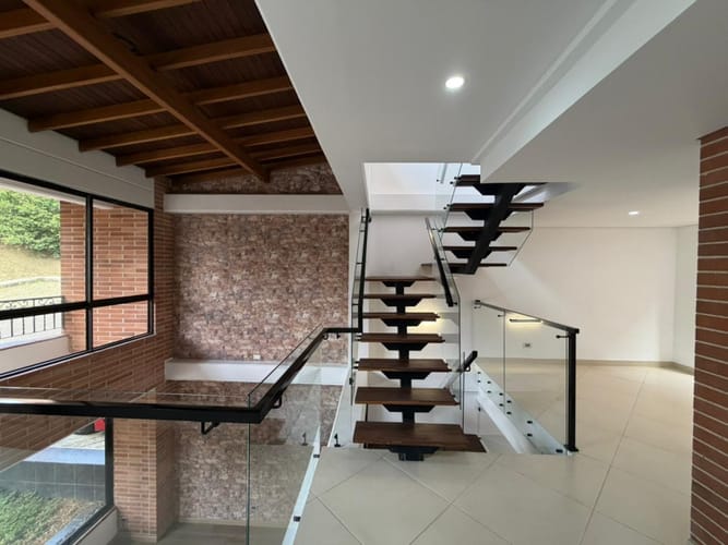 Casa de 4 alcobas en venta en La Doctora, Sabaneta, 260 m² · foto 7 de 24