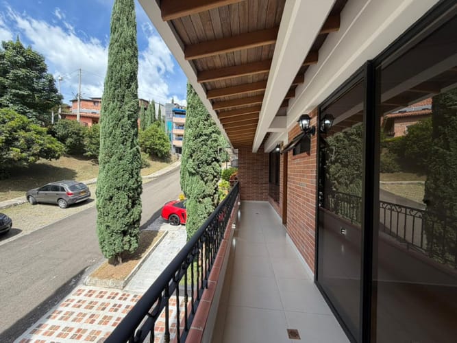 Casa de 4 alcobas en venta en La Doctora, Sabaneta, 260 m² · foto 11 de 24