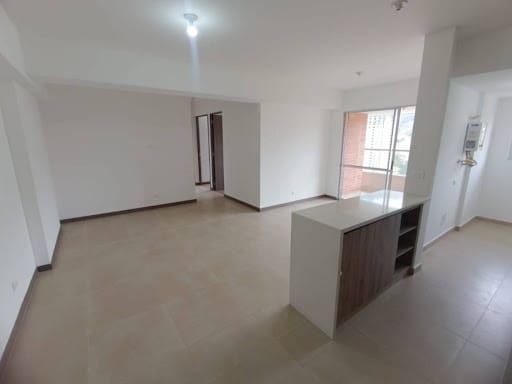 Apartamento de 3 alcobas en arriendo en La Florida, Sabaneta, 87 m² · foto 3 de 13