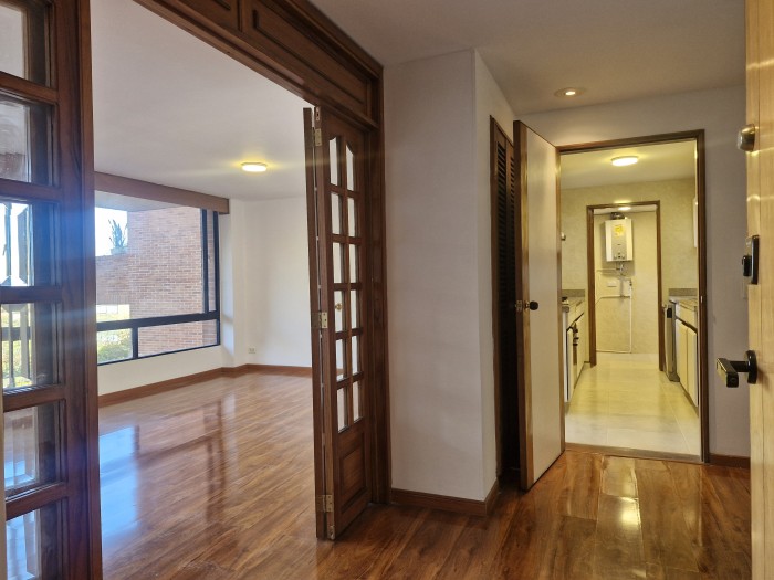 Apartamento en venta en Los Rosales, Bogotá · foto 4 de 24