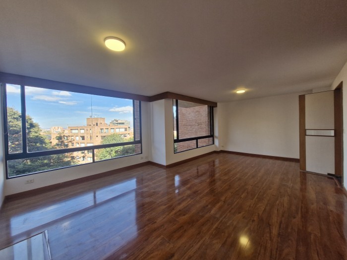 Apartamento en venta en Los Rosales, Bogotá · foto 6 de 24
