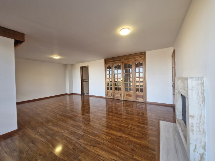 Apartamento en venta en Los Rosales, Bogotá · foto 8 de 24