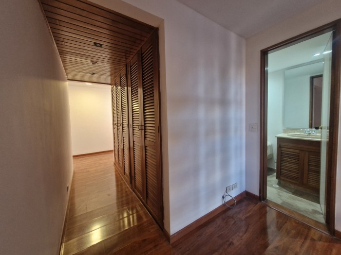 Apartamento en venta en Los Rosales, Bogotá · foto 15 de 24