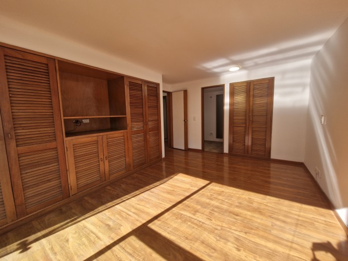 Apartamento en venta en Los Rosales, Bogotá · foto 18 de 24