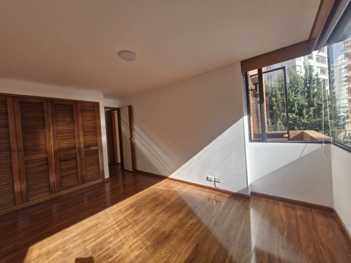Apartamento en venta en Los Rosales, Bogotá · foto 23 de 24