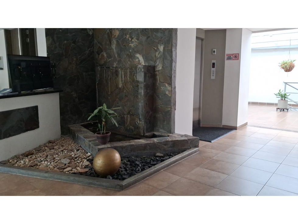 Apartamento en venta en Cr. El Bulevar Del Coliseo, Armenia · foto 3 de 19