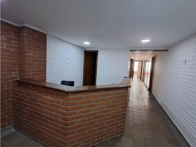 Oficina en venta en Laureles, Medellín, 135 m² · foto 2 de 24