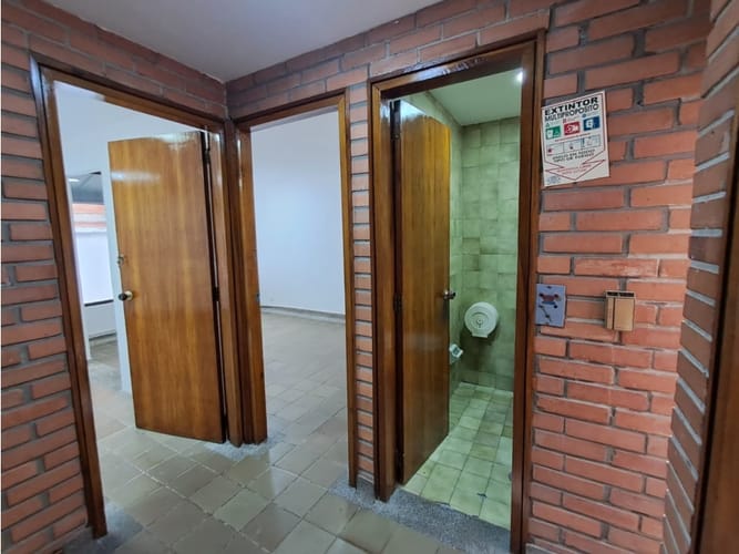 Oficina en venta en Laureles, Medellín, 135 m² · foto 9 de 24
